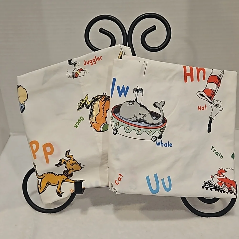 Pottery Barn Kids Dr. Seuss Vintage 2012 Standard Organic Cotton Pillowcase Set
